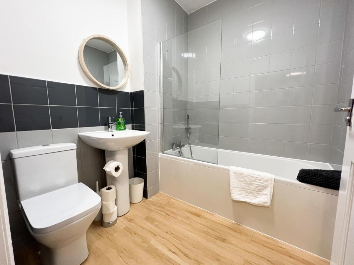 Glasgow 2 Bedroom Apartment ภายนอก รูปภาพ