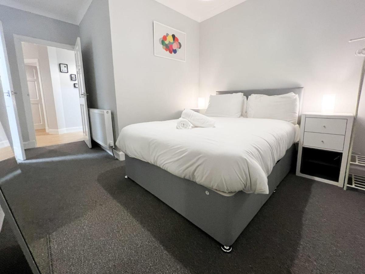 Glasgow 2 Bedroom Apartment ภายนอก รูปภาพ