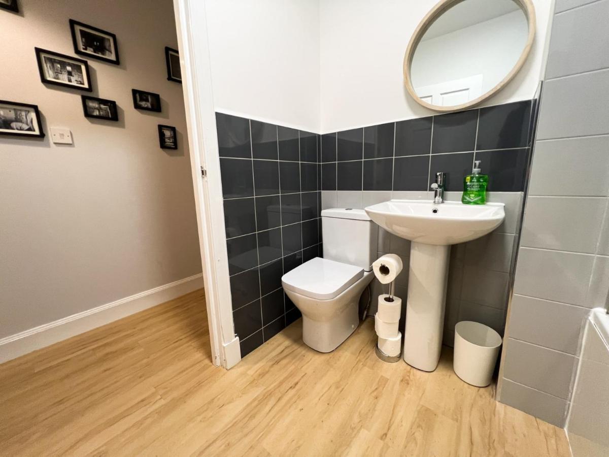Glasgow 2 Bedroom Apartment ภายนอก รูปภาพ