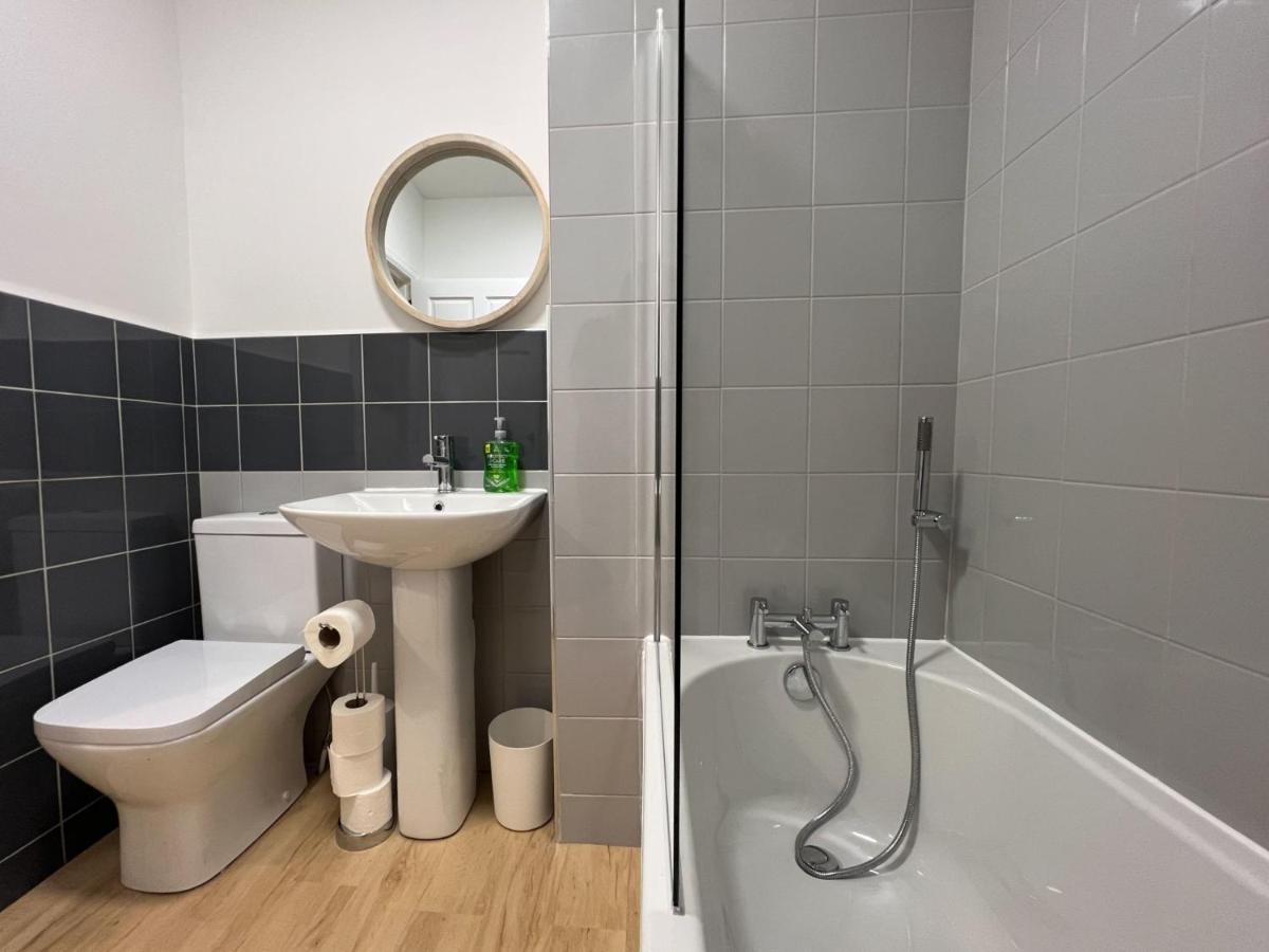 Glasgow 2 Bedroom Apartment ภายนอก รูปภาพ