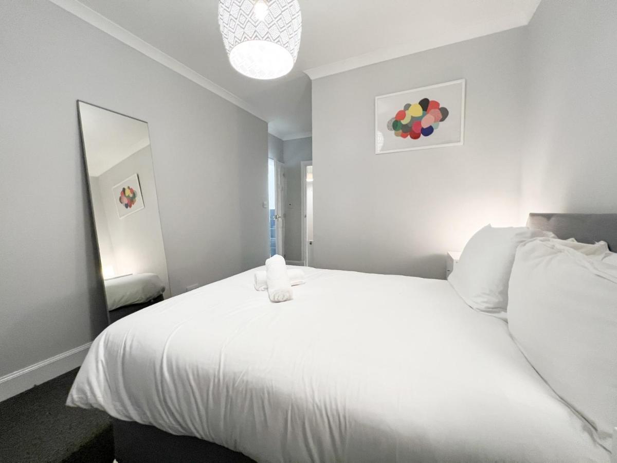 Glasgow 2 Bedroom Apartment ภายนอก รูปภาพ